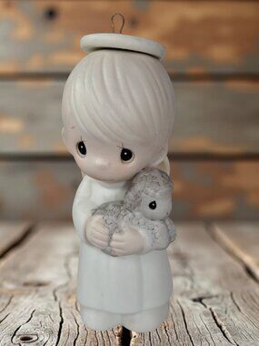 Precious Moments Ornament - Shepherd of Love Ornament - #102288 - 1986